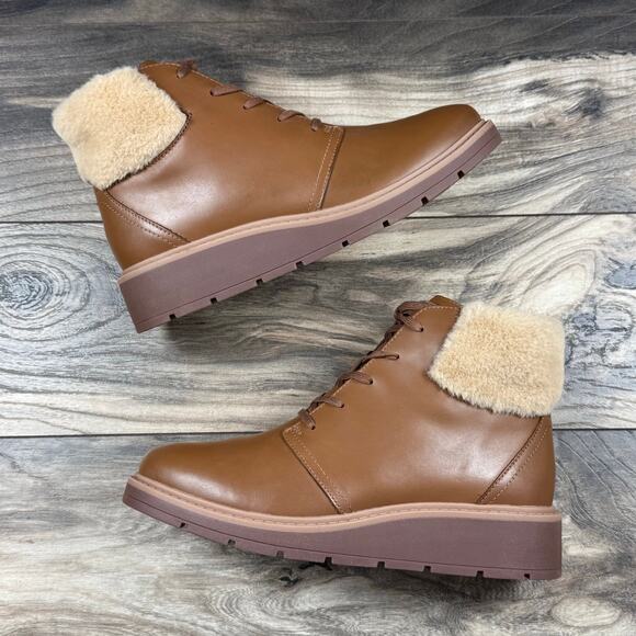 NIB Clarks Andie Mae 8.5M Leather Faux Fur Cuff Comfort Ankle Booties Tan Brown - Picture 5 of 11